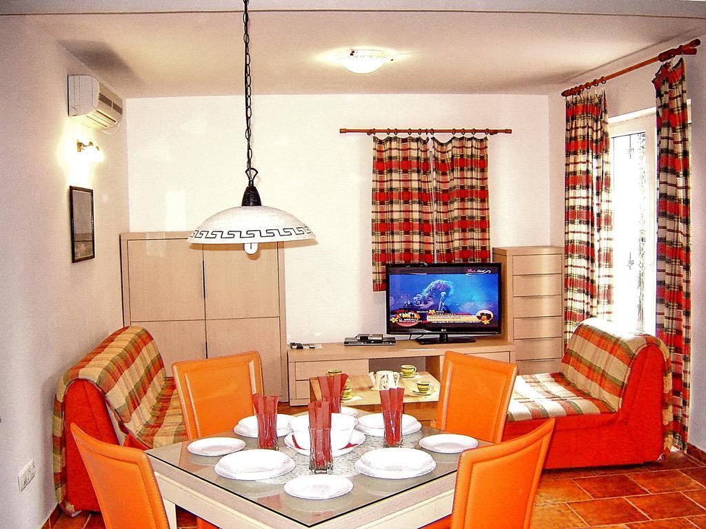 Apartments Maris Petrovac Bilik gambar